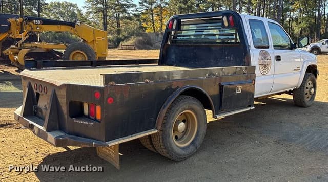 Image of GMC 3500 equipment image 4