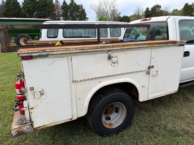 Image of GMC Sierra equipment image 4