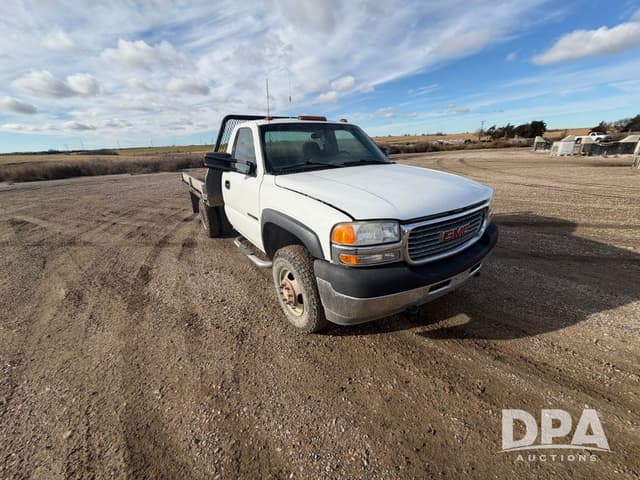 Image of GMC 3500 equipment image 3