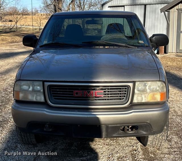 Image of GMC Sonoma equipment image 1