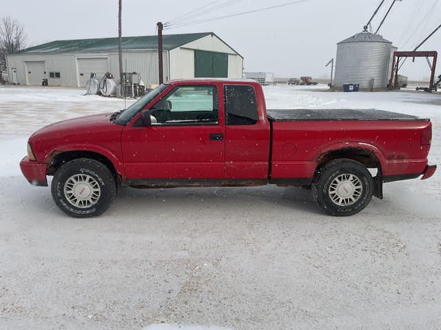 Image of GMC Sonoma equipment image 1