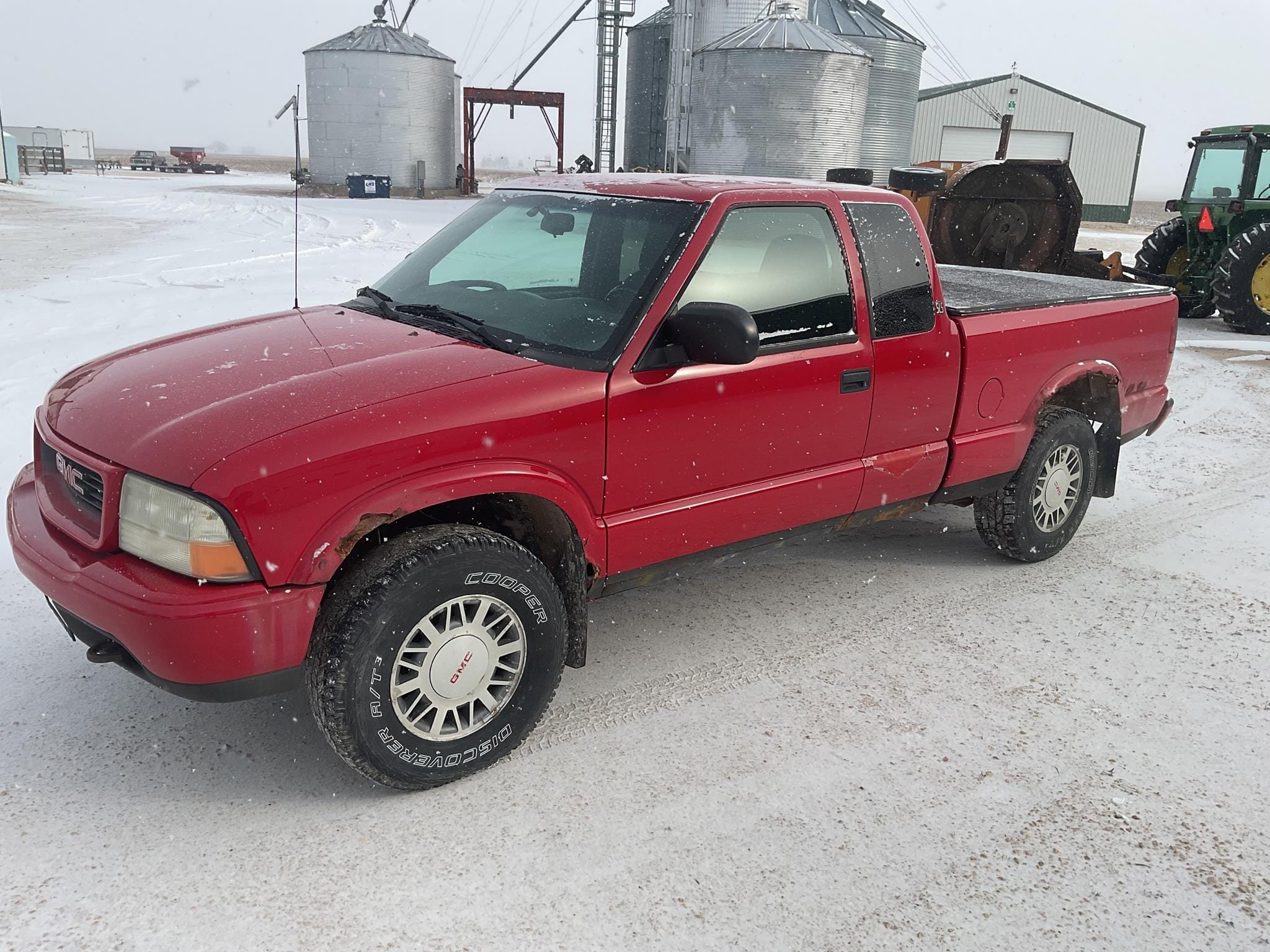 2001 GMC Sonoma Equipment Image0