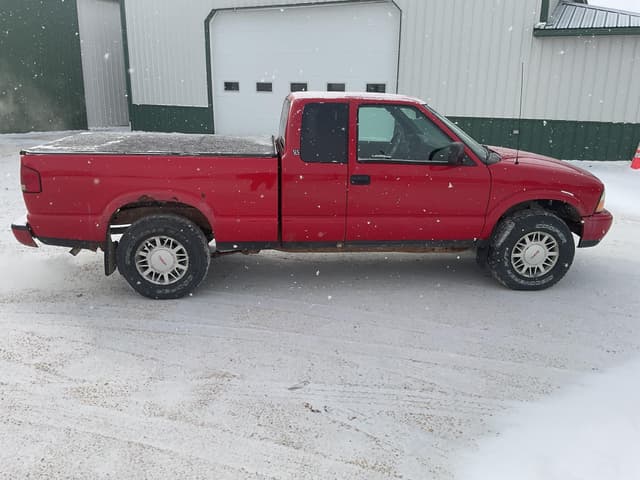 Image of GMC Sonoma equipment image 2