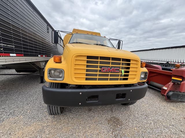 Image of GMC C7500 equipment image 4