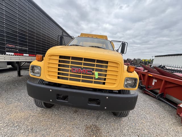 Image of GMC C7500 equipment image 3
