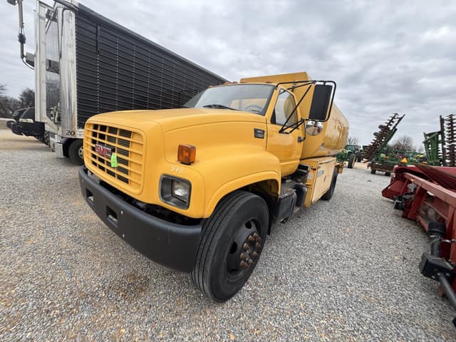 Image of GMC C7500 equipment image 1