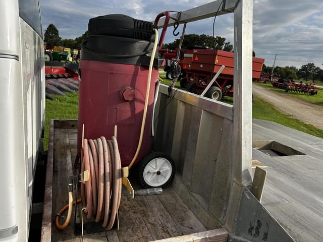 Image of GMC TopKick C6500 equipment image 4