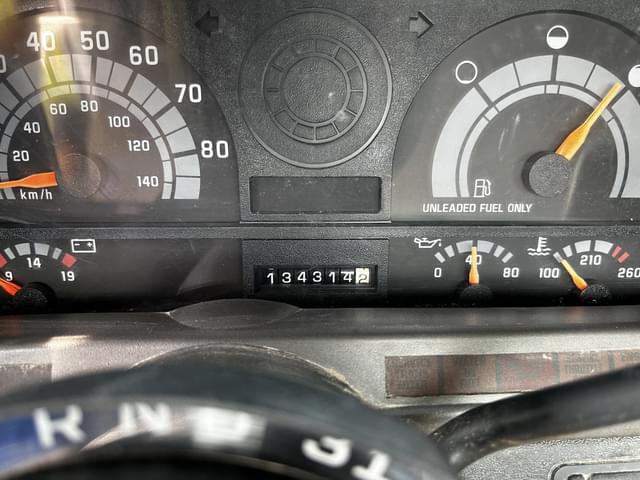 Image of GMC TopKick C6500 equipment image 2