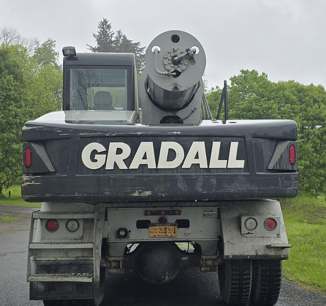 Image of Gradall XL3100 equipment image 2