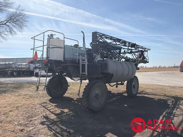 Image of Hagie 2100 equipment image 4