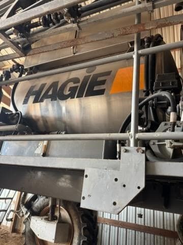 Image of Hagie STS12 equipment image 4