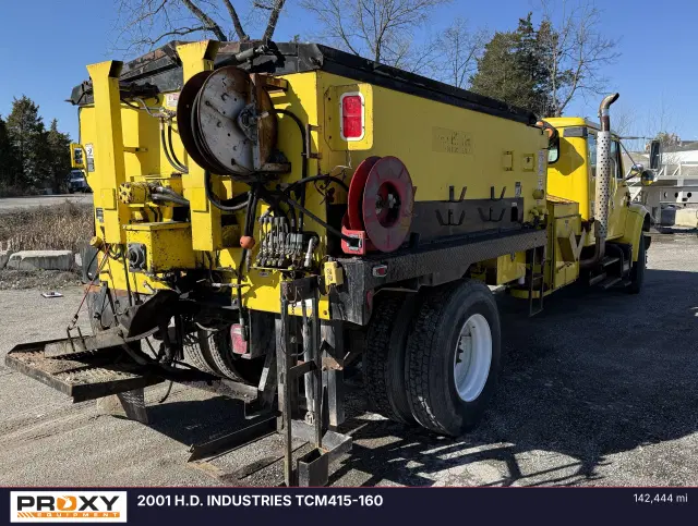 Image of International 4900 equipment image 1