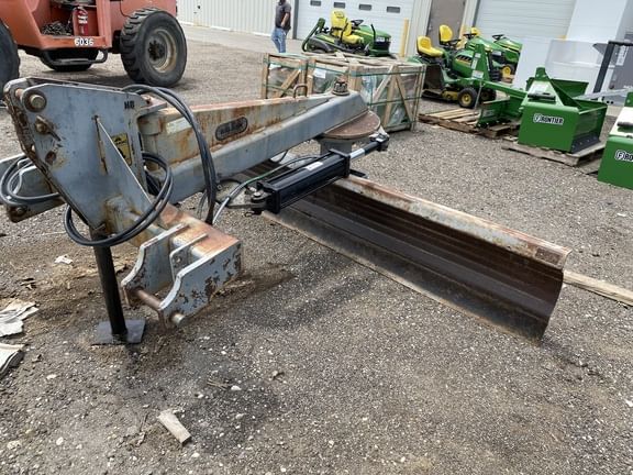 2001 Hiniker BIG OX Equipment Image0