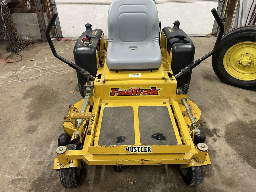 2001 Hustler FasTrak Equipment Image0