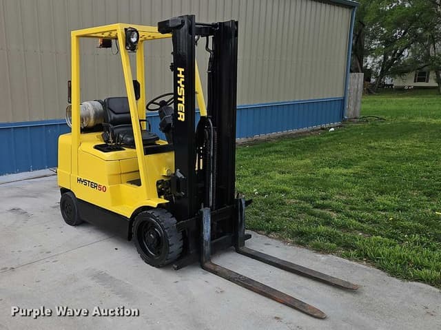 Image of Hyster S50XM equipment image 2