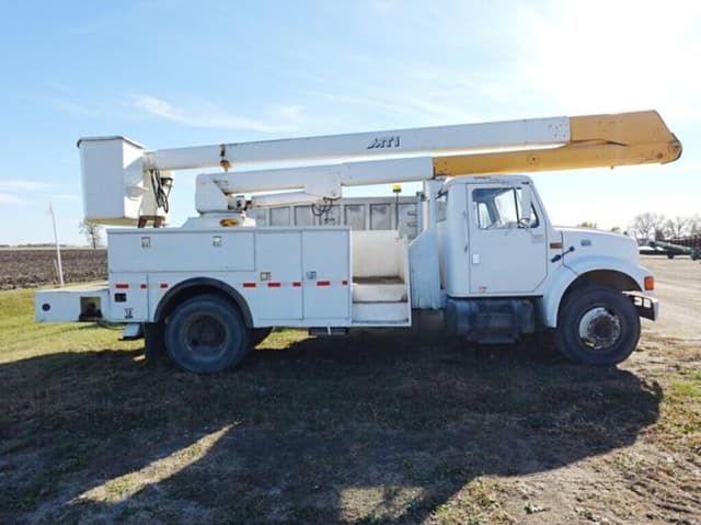 Image of International 4700 equipment image 2