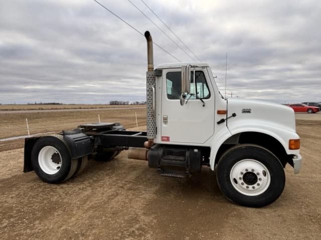 Image of International 4900 equipment image 3