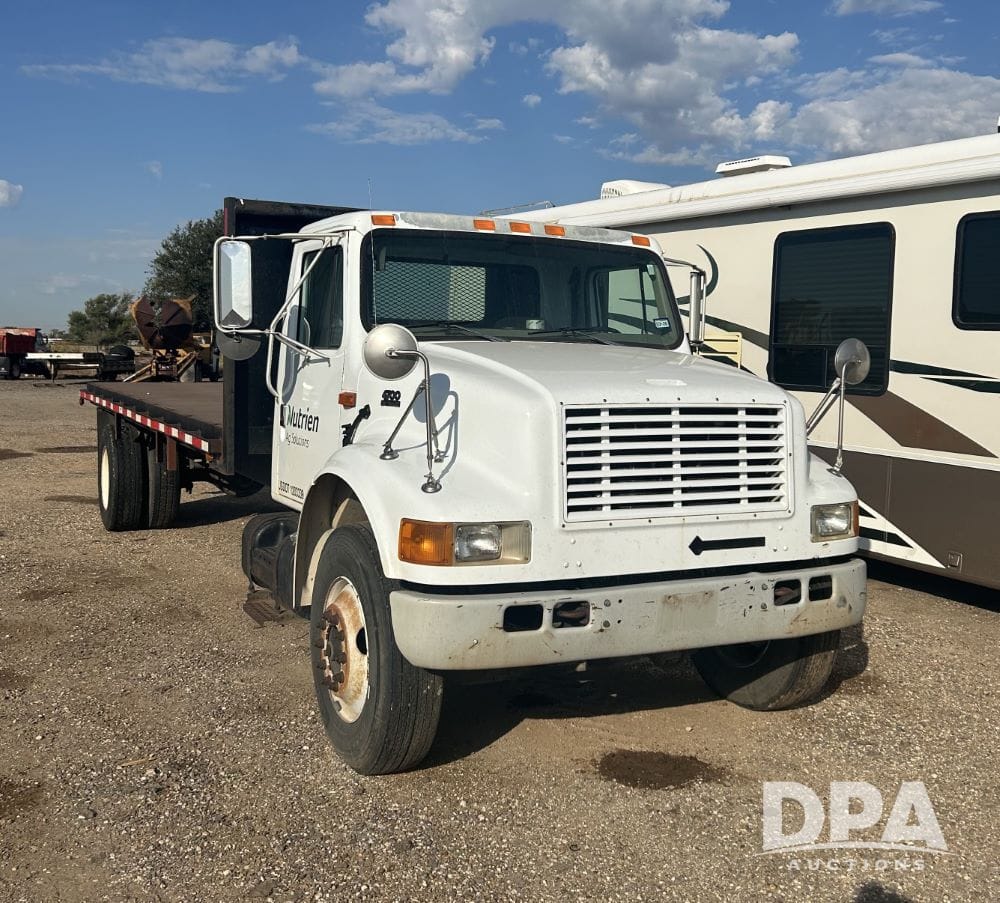 2001 International 4700 Equipment Image0