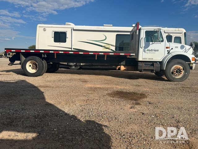 Image of International 4700 equipment image 3