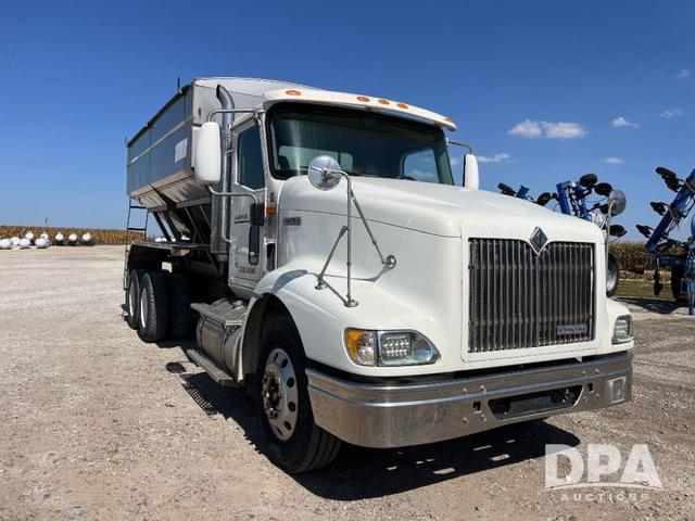 Image of International 9400i equipment image 3