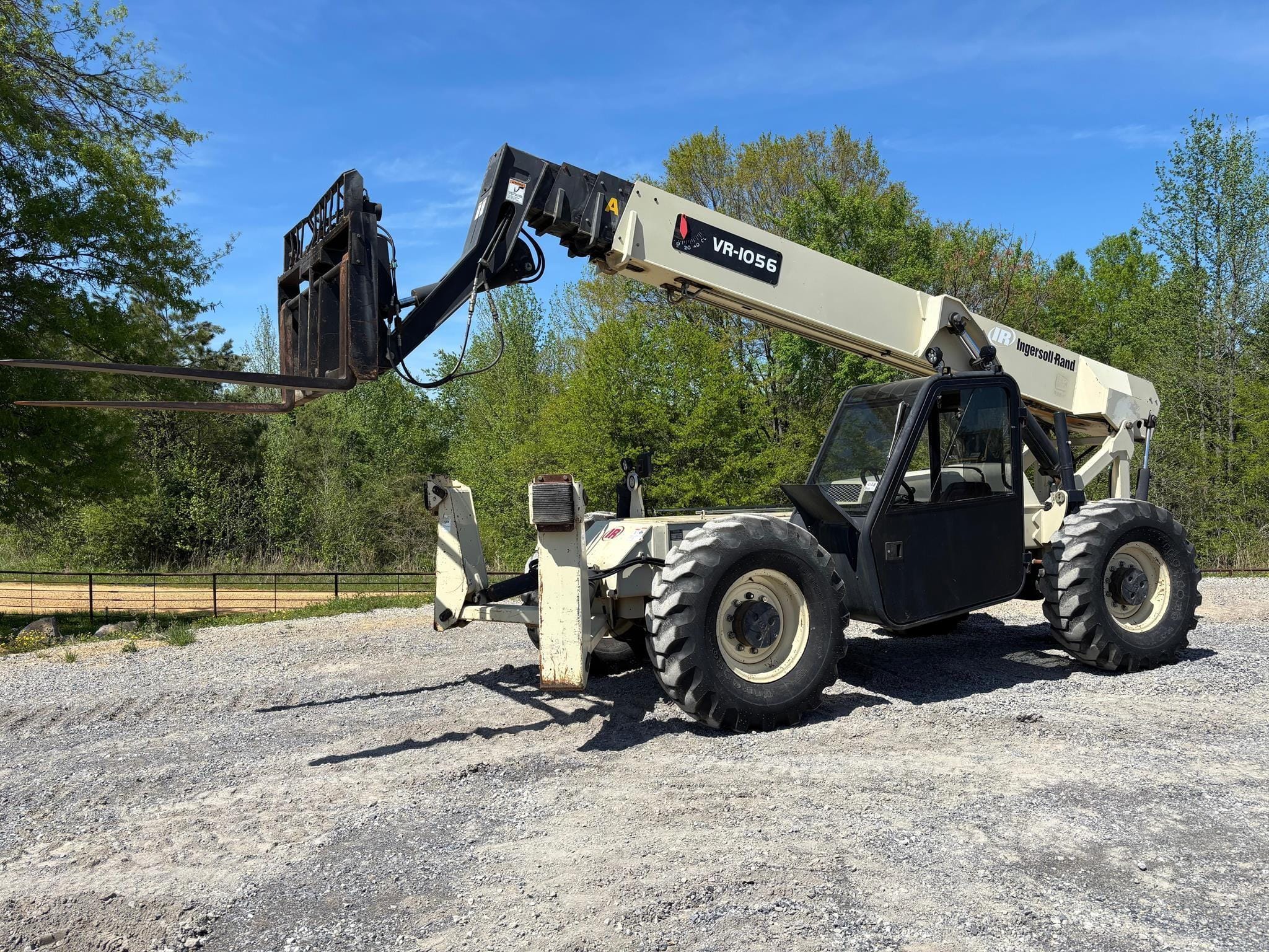 2001 Ingersoll Rand VR-1056 Equipment Image0