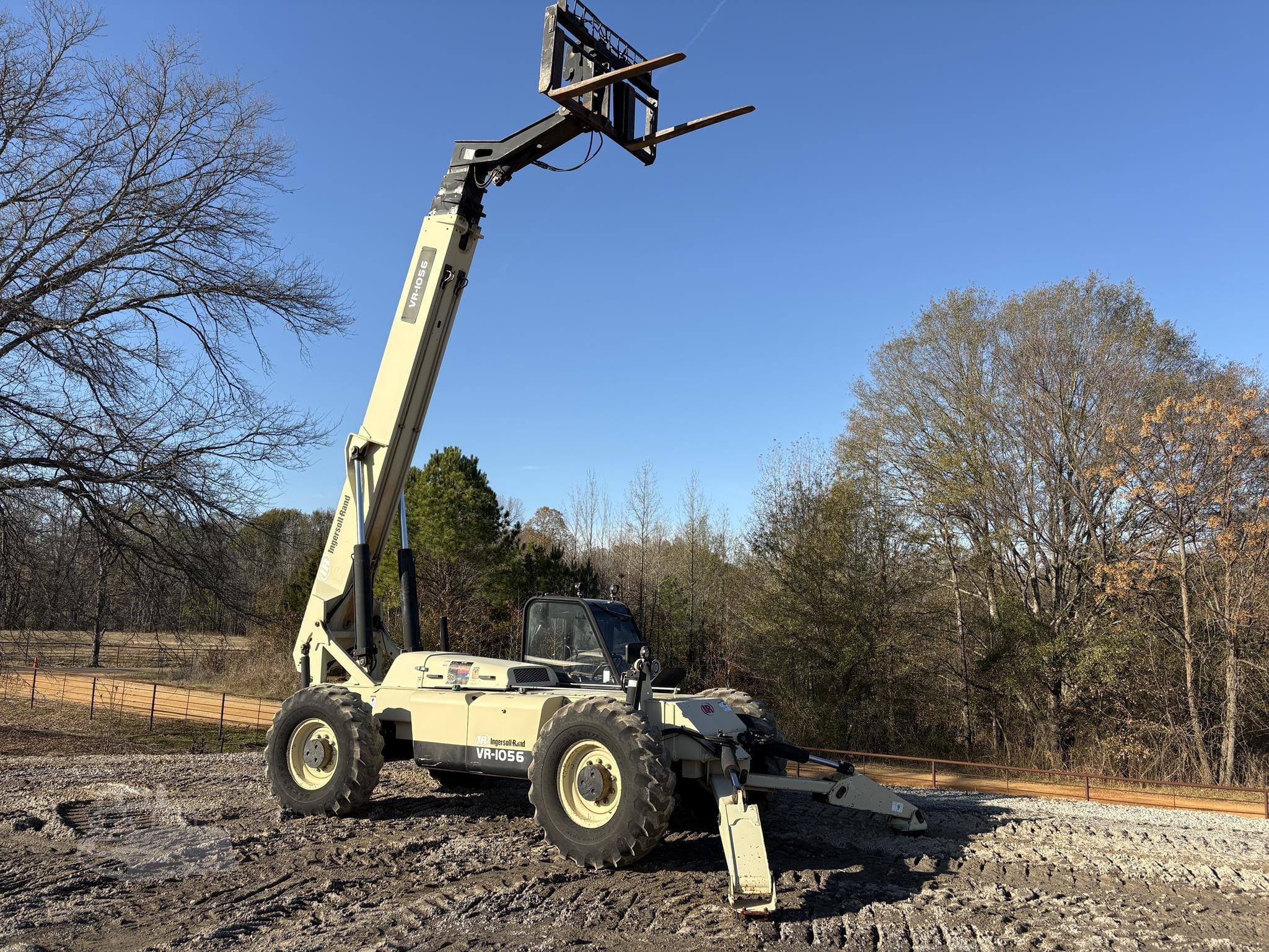 2001 Ingersoll Rand VR-1056 Equipment Image0