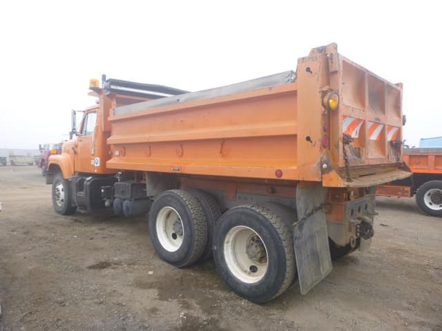 Image of International 2574 equipment image 3