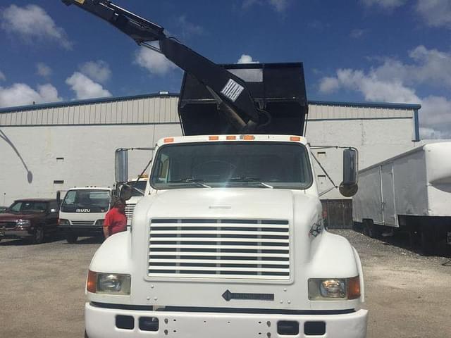 Image of International 4900 equipment image 3