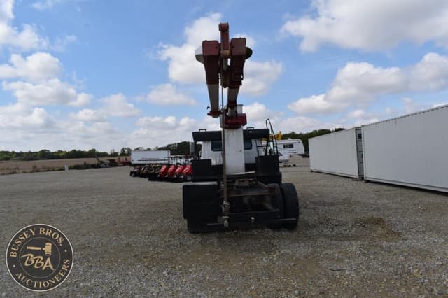 Image of International 4700 equipment image 3