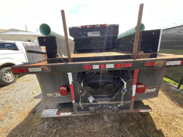 Image of International 4700 equipment image 3