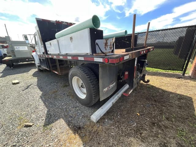 Image of International 4700 equipment image 2