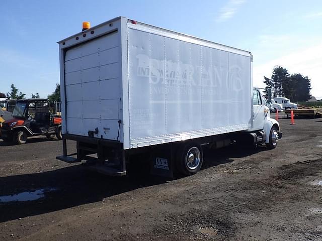 Image of International 4700 equipment image 3