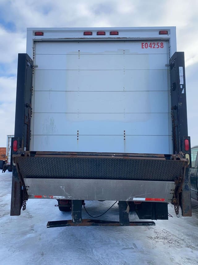 Image of International 4700 equipment image 4