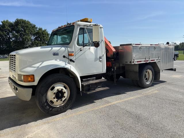 Image of International 4700 equipment image 2