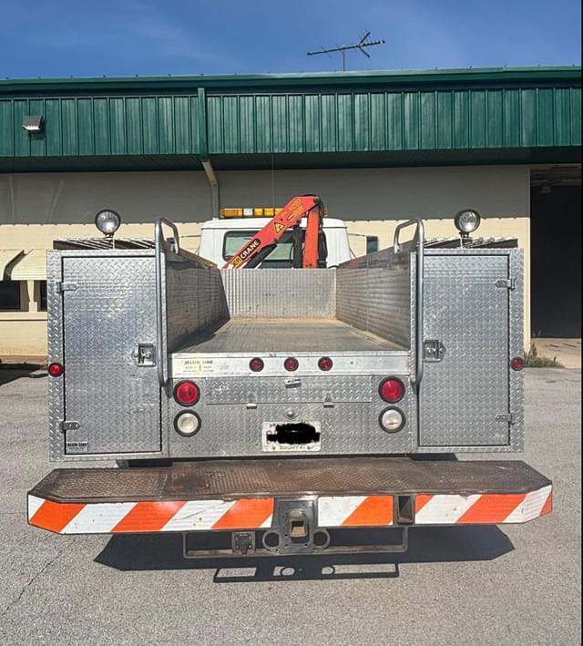 Image of International 4700 equipment image 1