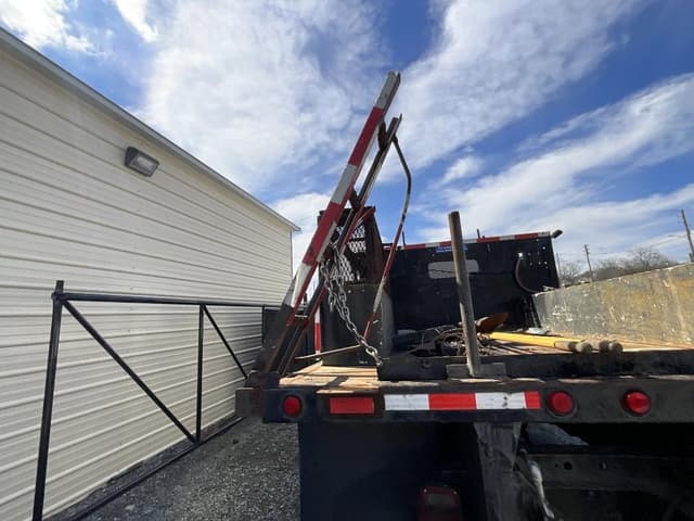 Image of International 4700 equipment image 4