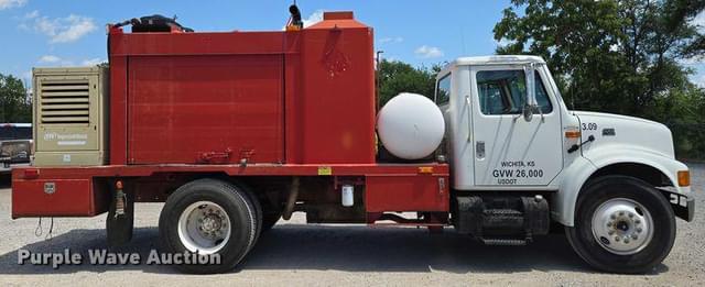 Image of International 4700 equipment image 3