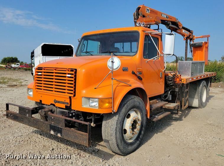 2001 International 4700 Equipment Image0