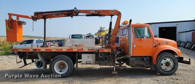 Image of International 4700 equipment image 3