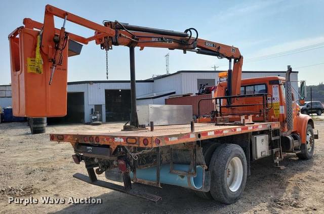 Image of International 4700 equipment image 4