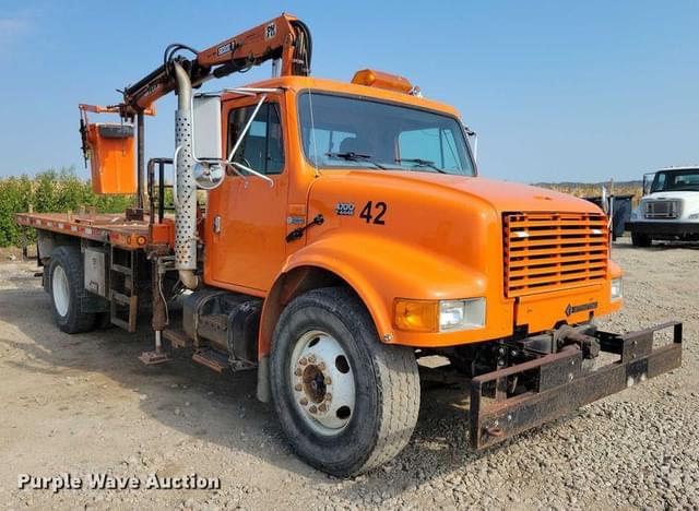 Image of International 4700 equipment image 2