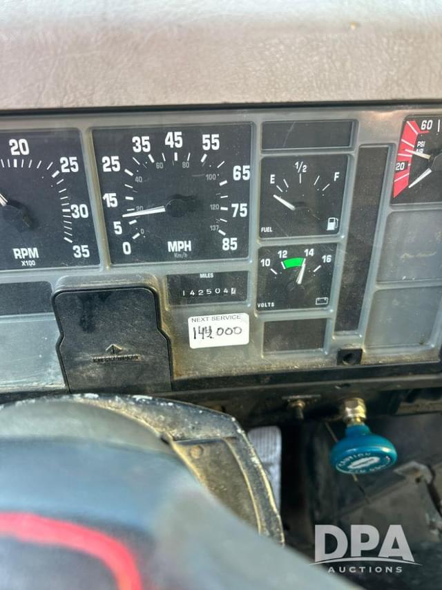 Image of International 4700 equipment image 3