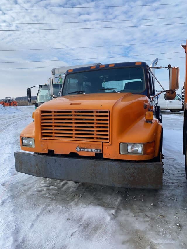 Image of International 4700 equipment image 3