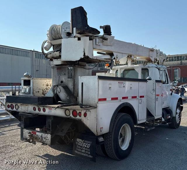 Image of International 4700 equipment image 4