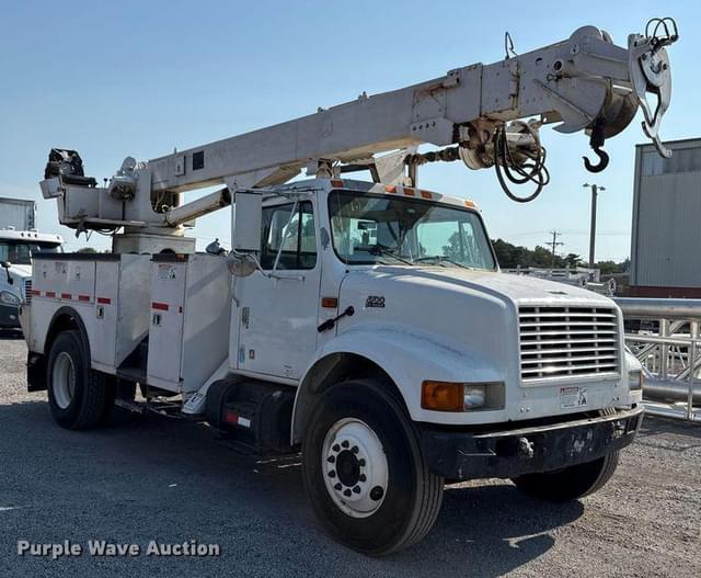 Image of International 4700 equipment image 2