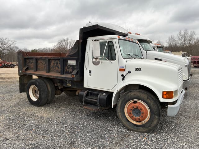 Image of International 4700 equipment image 4