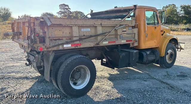 Image of International 4700 equipment image 4