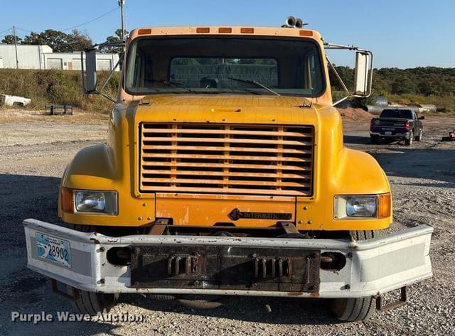 Image of International 4700 equipment image 1