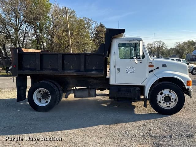 Image of International 4700 equipment image 3