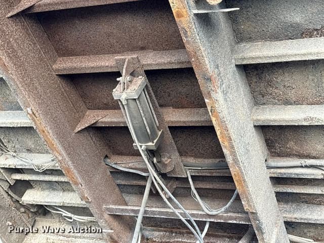 Image of International 4700 equipment image 3